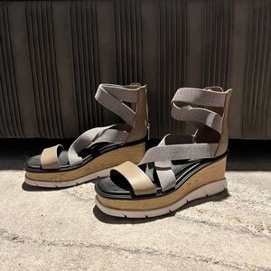 Sorel Women's Joanie III Sport Strap Wedge tan & white Size 8